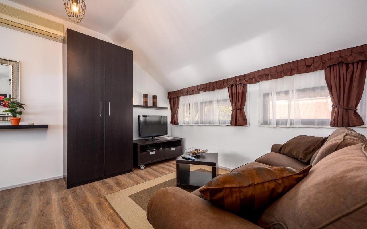 Apartment Katoro Umago Esterno foto
