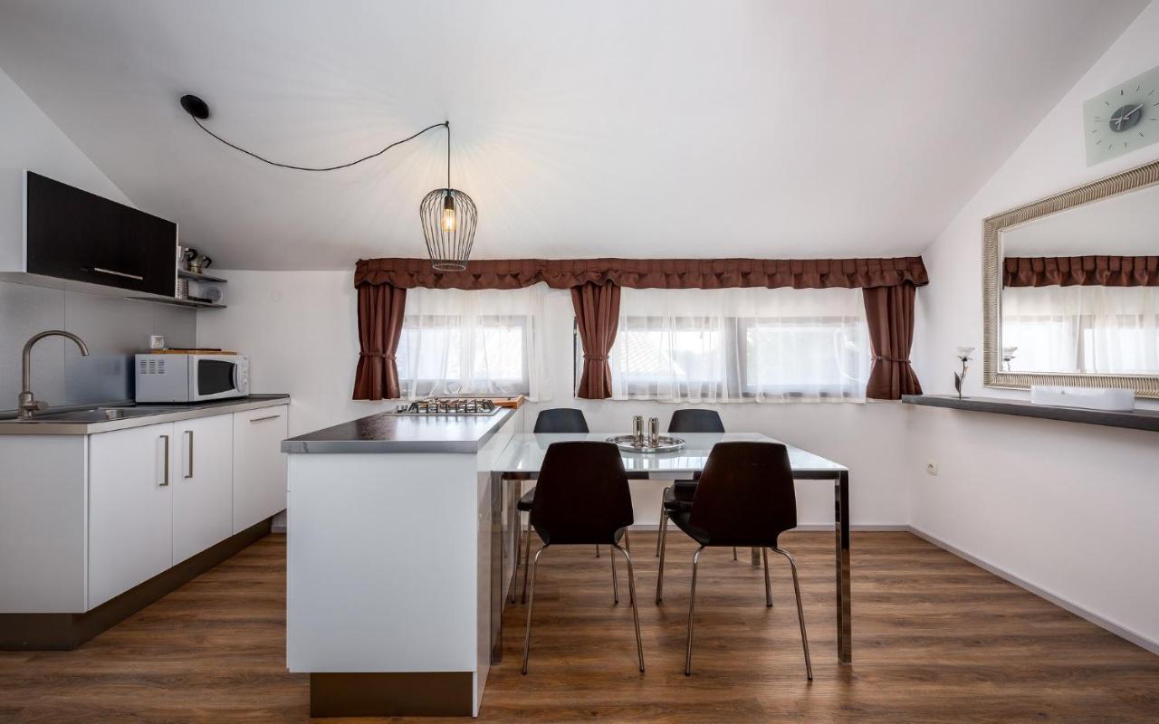 Apartment Katoro Umago Esterno foto